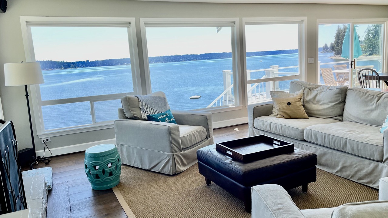 Photo of Livingroom in Allyn-Grapeview