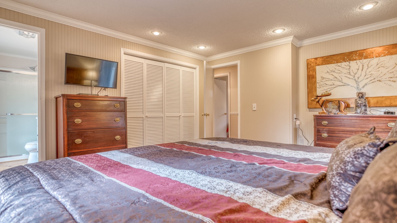 Photo of Bedroom in Sunriver