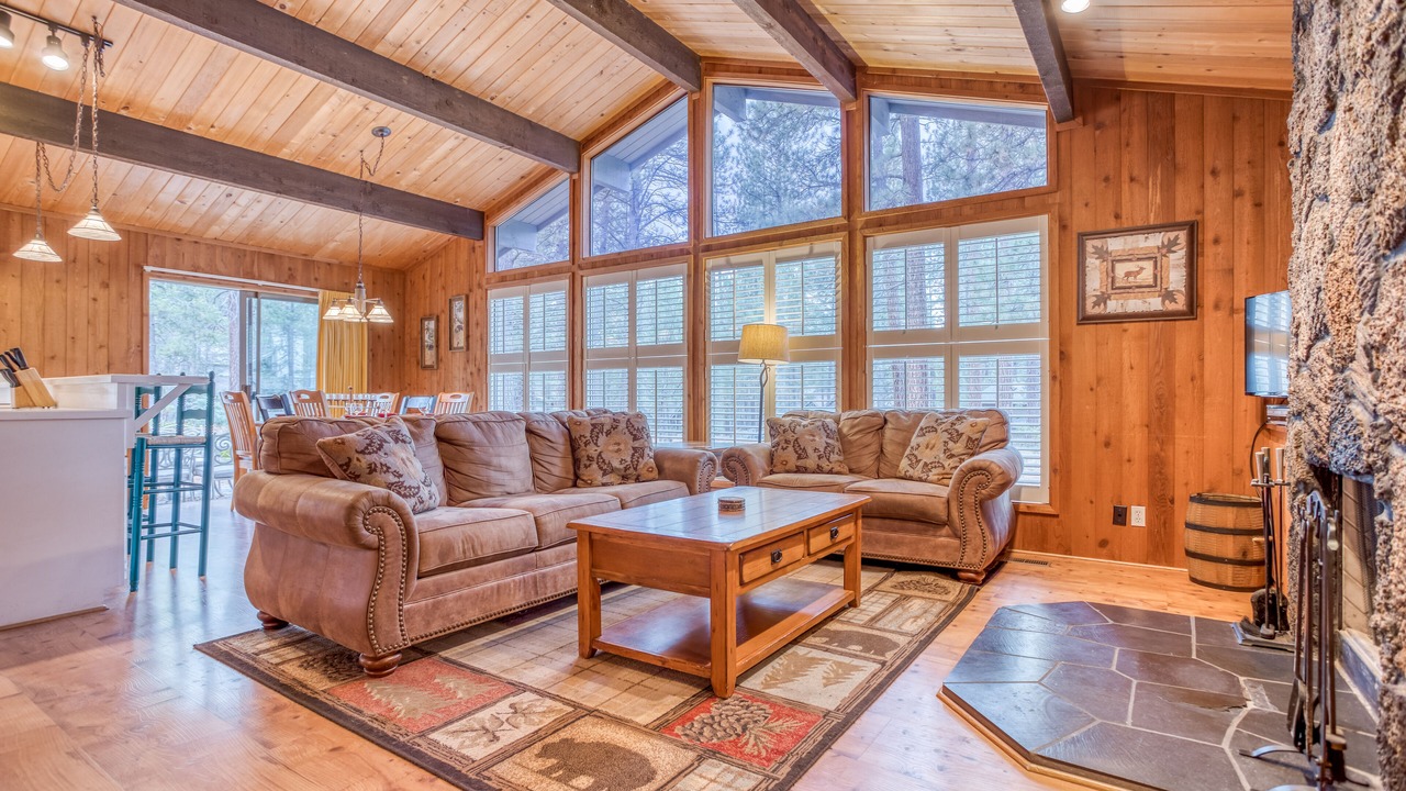 Photo of Livingroom in Sunriver
