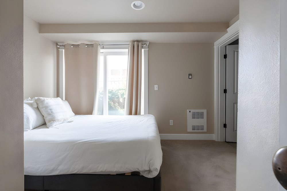 Photo of Bedroom in Eastlake