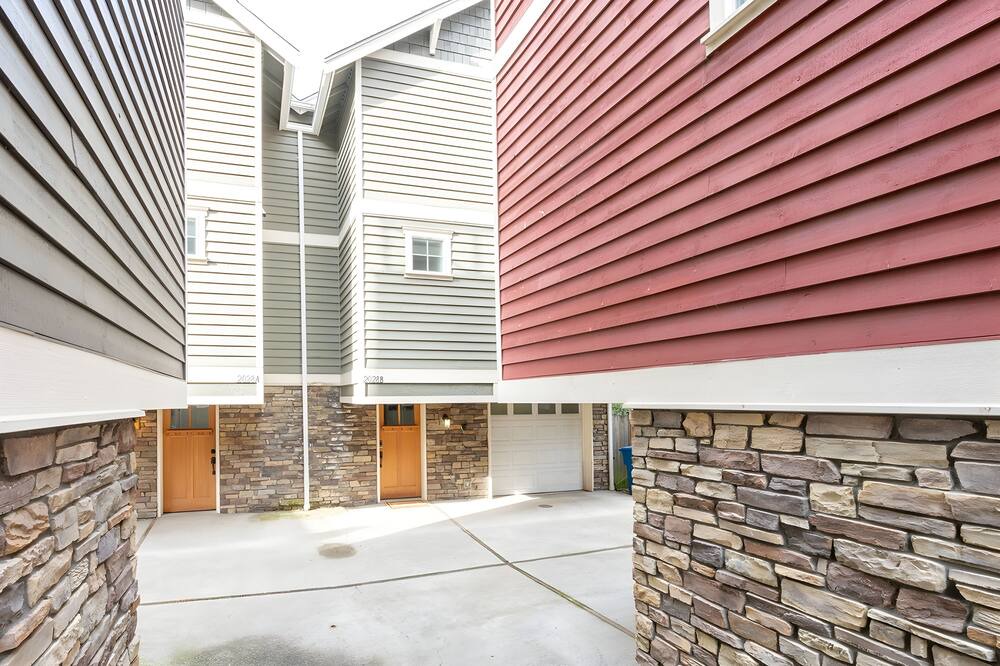 Photo of Outdoor in Eastlake