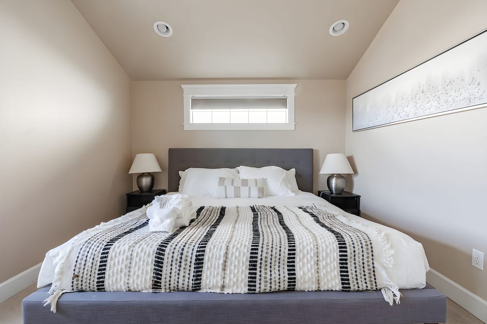 Photo of Bedroom in Eastlake