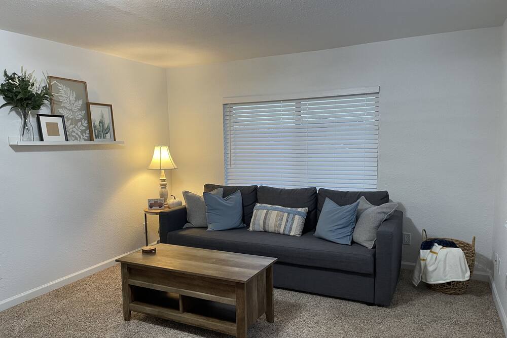Photo of Livingroom in Albany