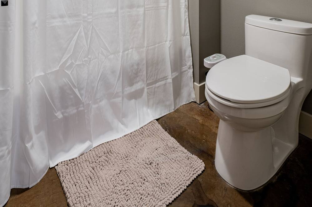 Photo of Bedroom in Ferndale