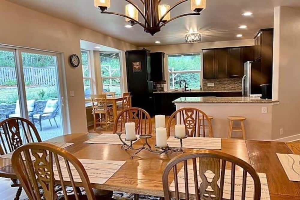 Photo of Kitchen in Anderson Island
