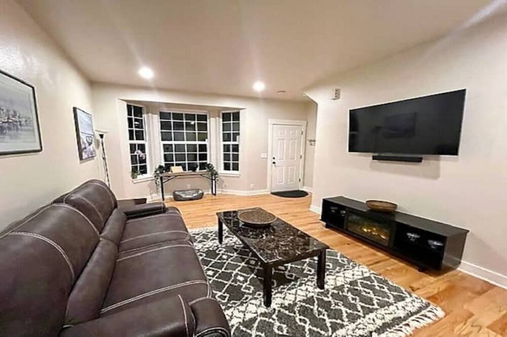 Photo of Livingroom in Anderson Island