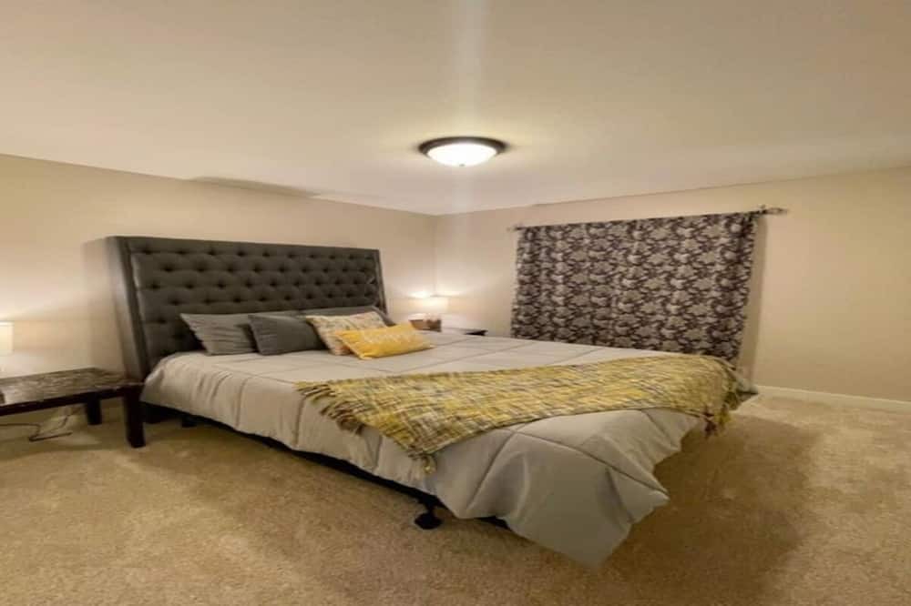 Photo of Bedroom in Anderson Island