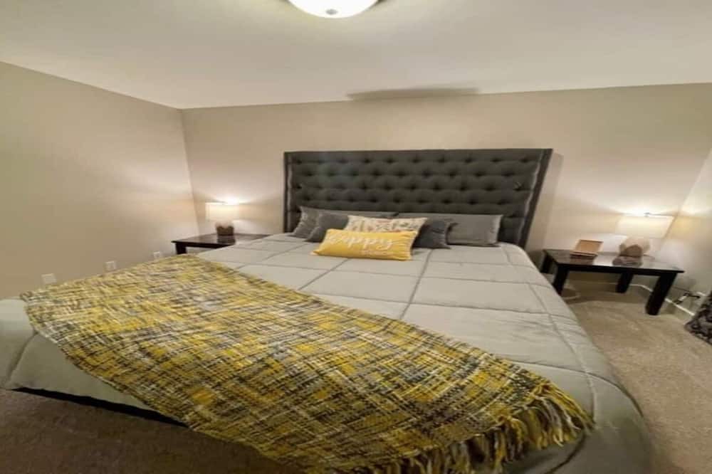 Photo of Bedroom in Anderson Island