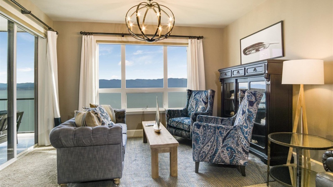 Photo of Livingroom in Sandpoint
