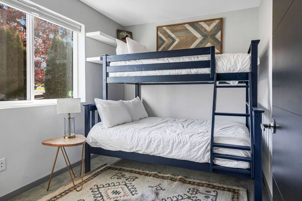Photo of Bedroom in Mid-Beacon Hill