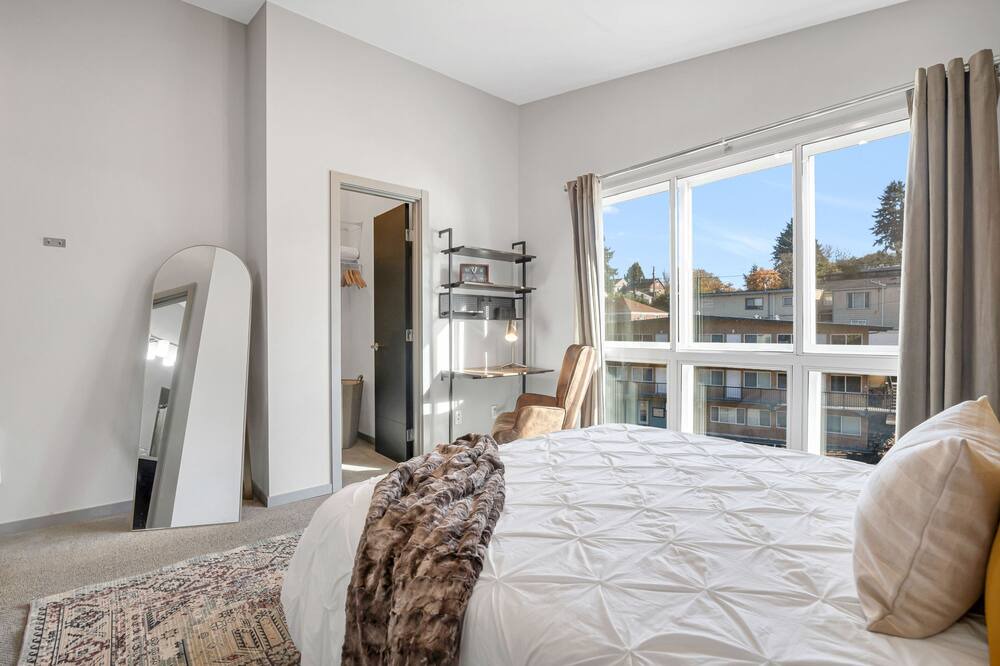 Photo of Bedroom in Mid-Beacon Hill