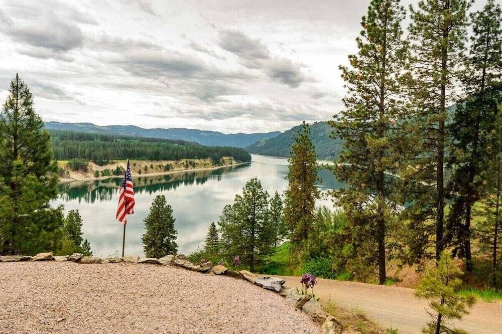 Photo of Outdoor in Kettle Falls