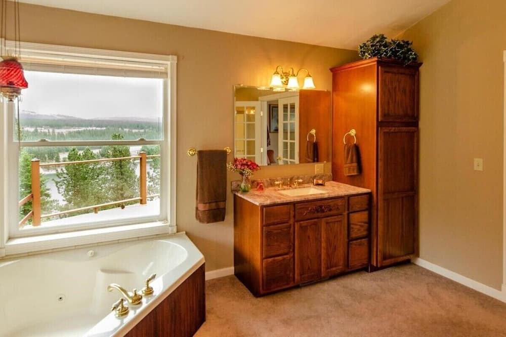 Photo of Bathroom in Kettle Falls