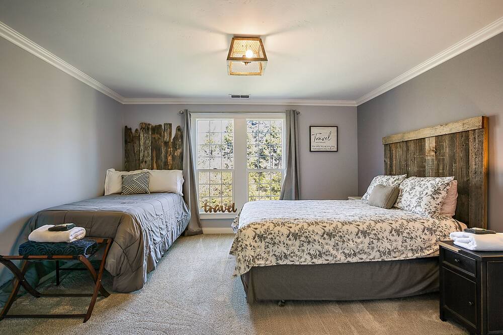 Photo of Bedroom in Central Point