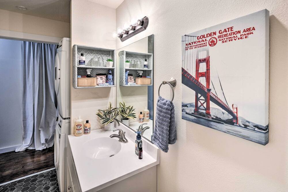 Photo of Bathroom in Albion