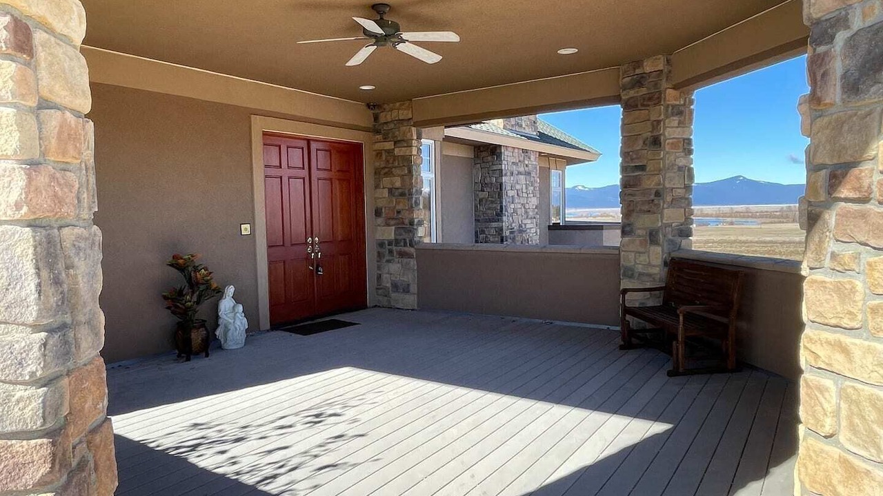 Photo of Patio Balcony in Chiloquin