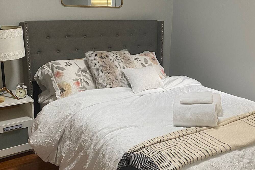 Photo of Bedroom in University District