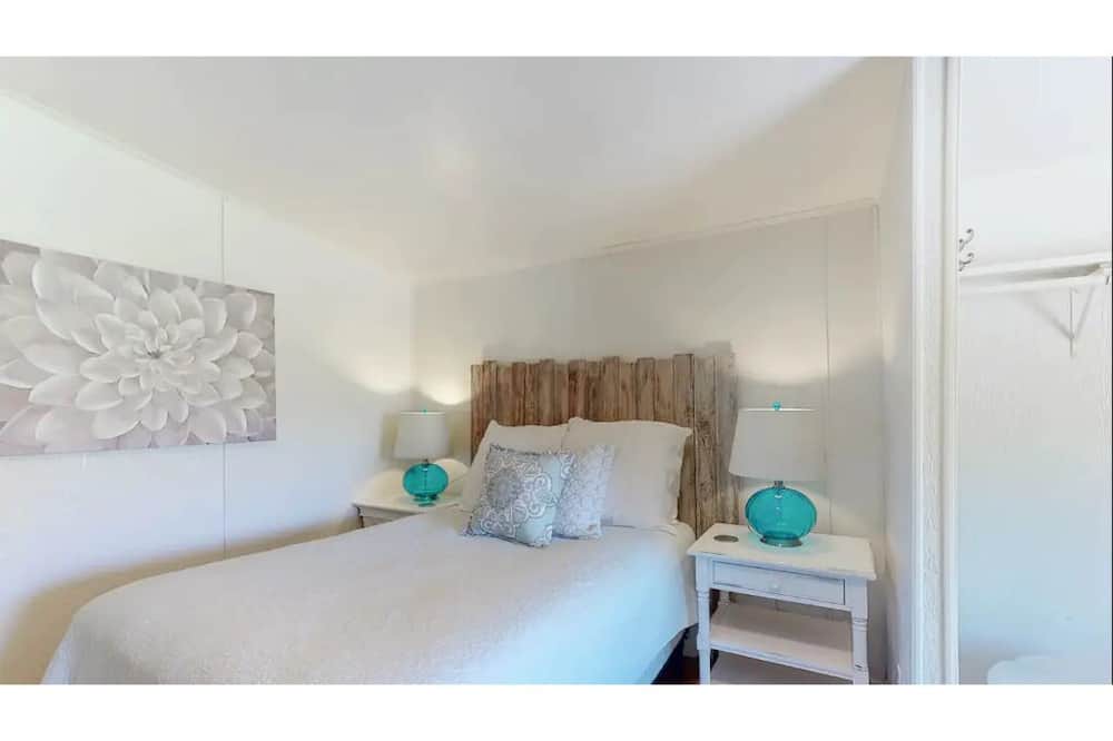 Photo of Bedroom in Manson