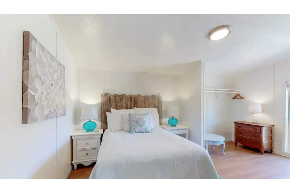 Photo of Bedroom in Manson