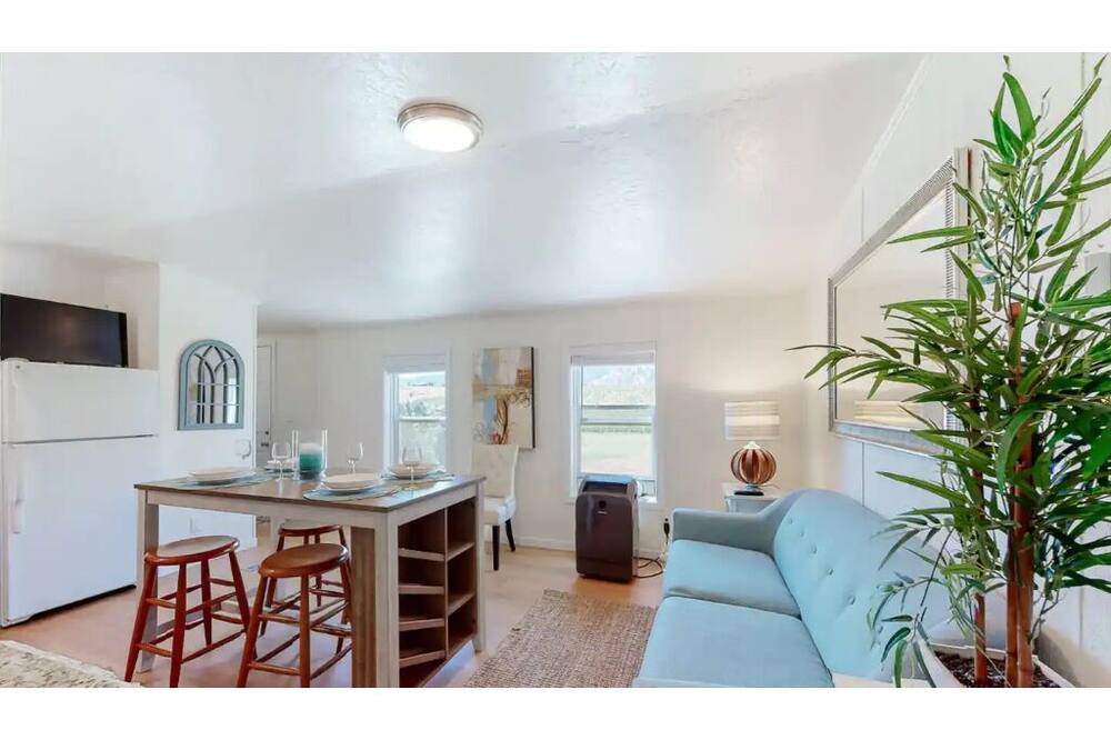 Photo of Livingroom in Manson