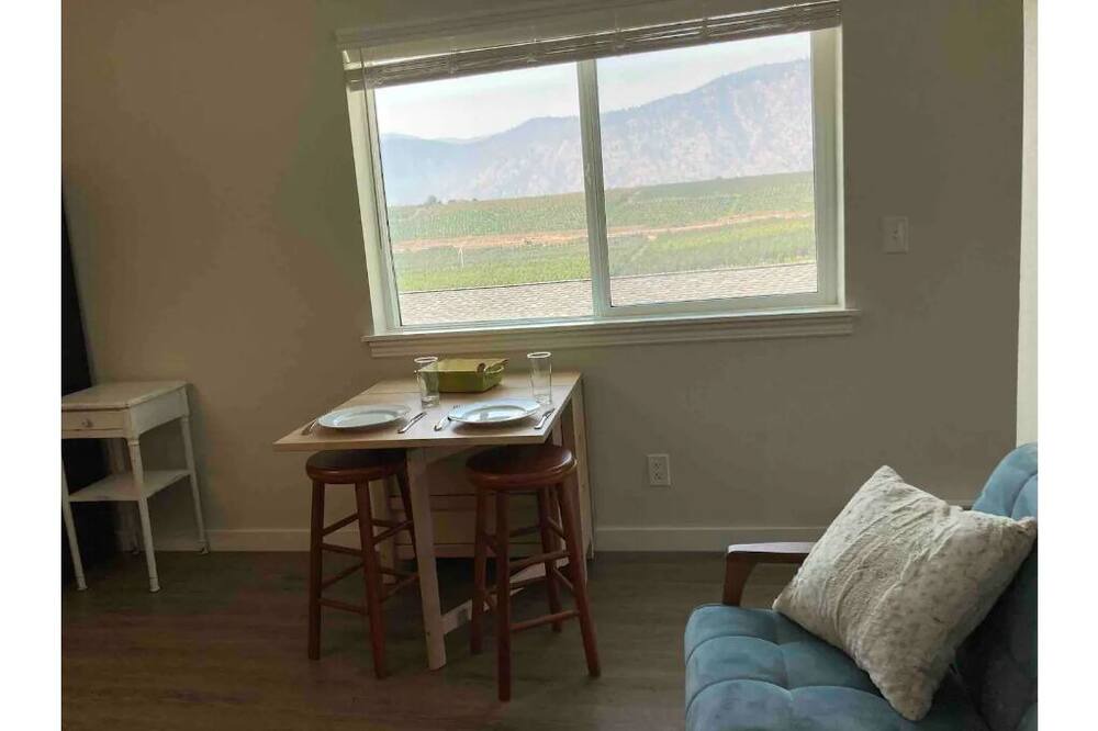 Photo of Livingroom in Manson