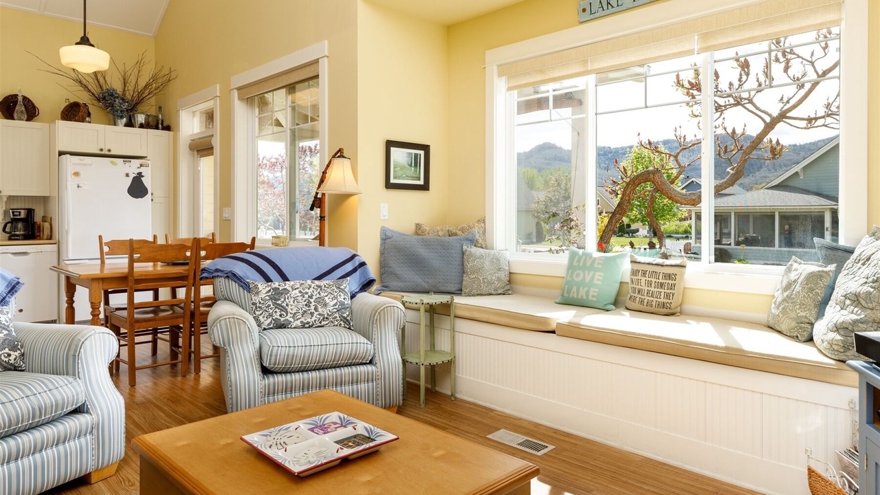 Photo of Livingroom in Oroville