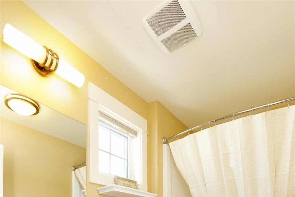 Photo of Bathroom in Oroville