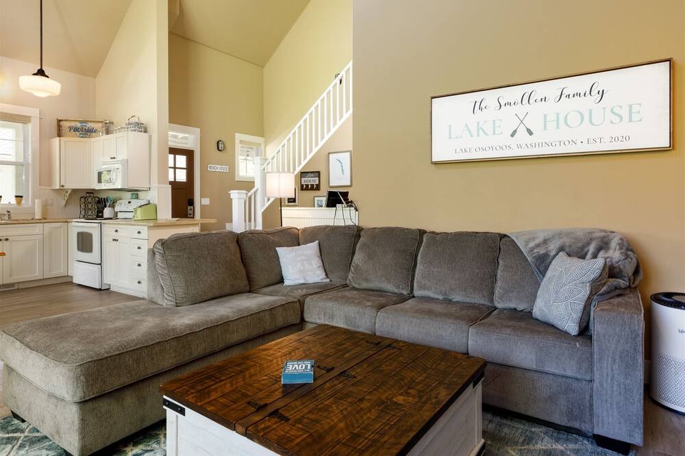 Photo of Livingroom in Oroville