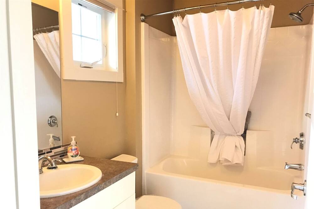 Photo of Bathroom in Oroville