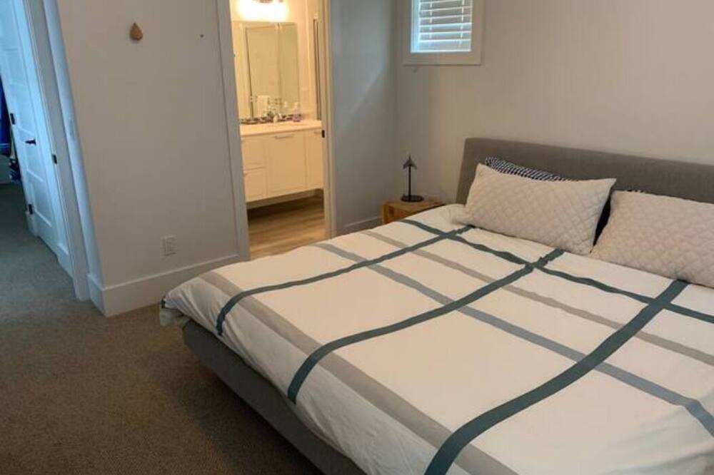 Photo of Bedroom in Oroville