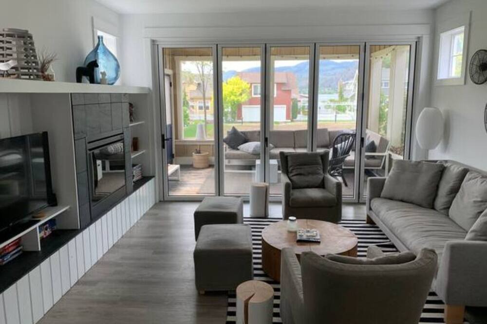 Photo of Livingroom in Oroville