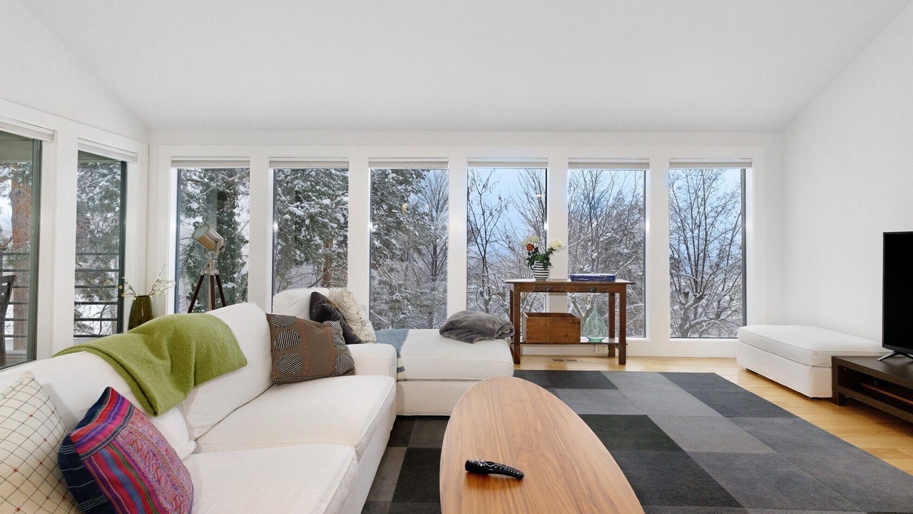 Photo of Livingroom in North End