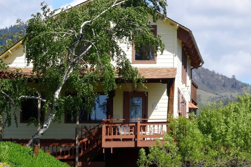 Photo of Outdoor in Ashland