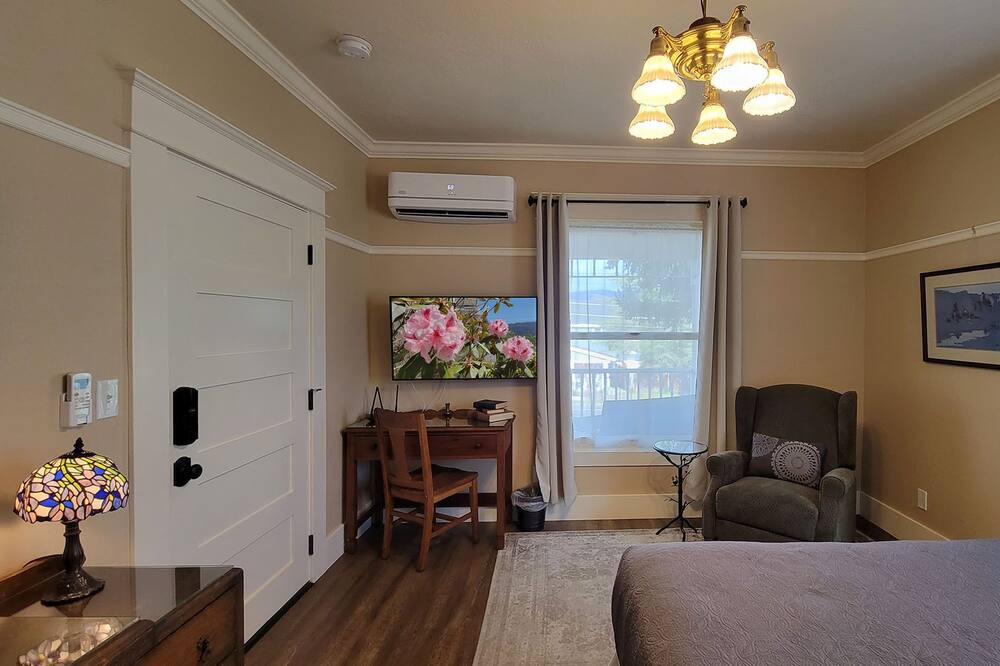 Photo of Others in Siskiyou-Hargadine Historic District