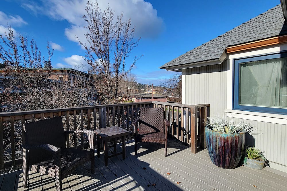 Photo of Outdoor in Siskiyou-Hargadine Historic District