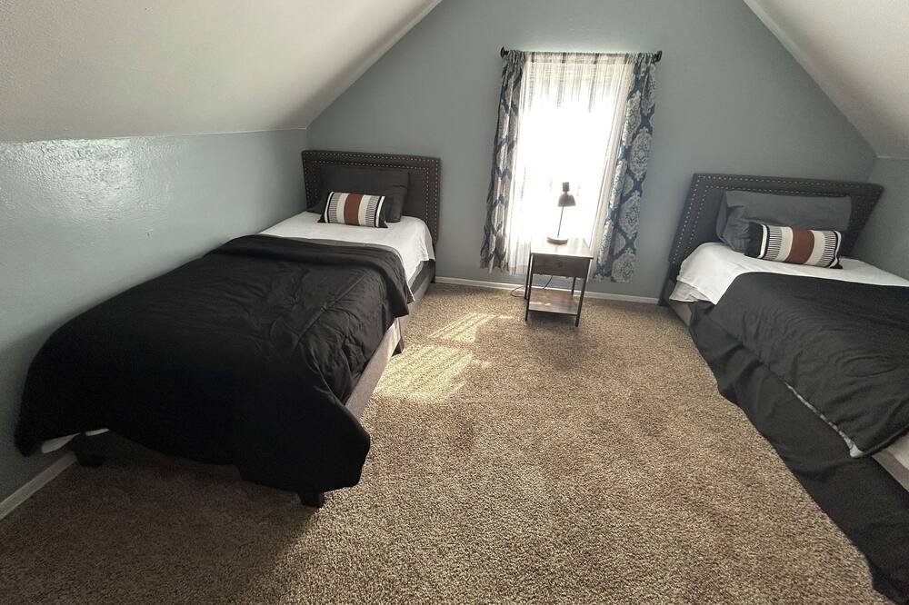 Photo of Bedroom in Kellogg