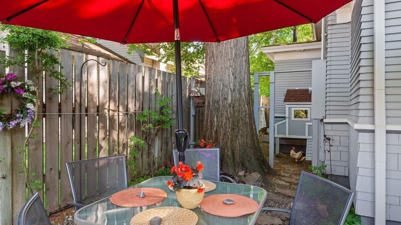 Photo of Outdoor in Garden District
