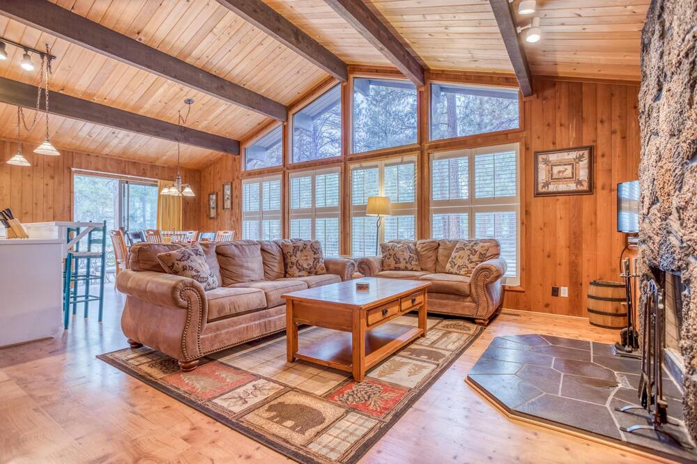 Photo of Livingroom in Sunriver