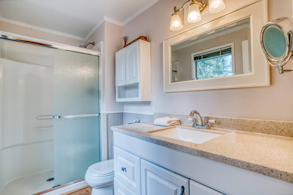 Photo of Bathroom in Sunriver