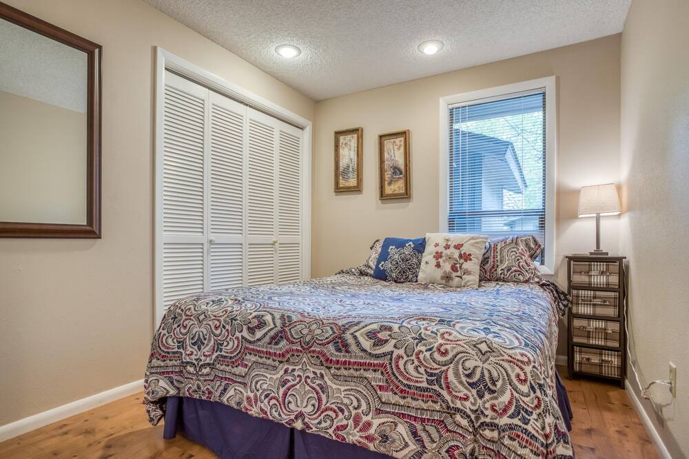 Photo of Bedroom in Sunriver