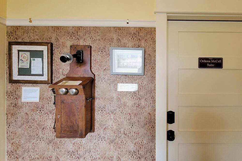 Photo of Bedroom in Siskiyou-Hargadine Historic District