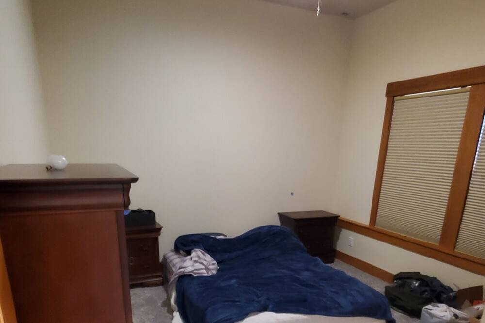 Photo of Bedroom in Eatonville