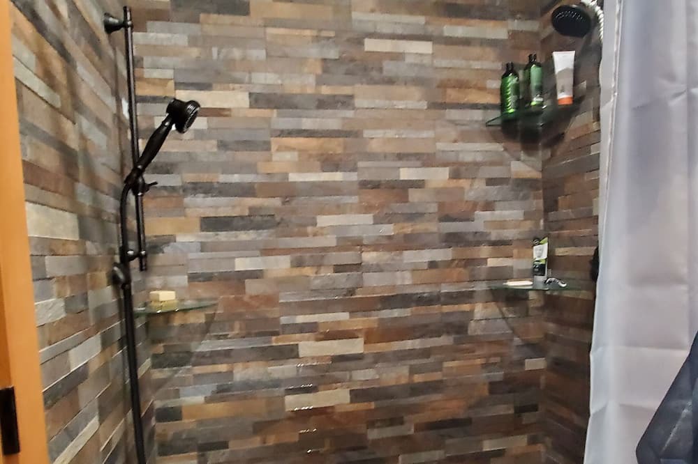 Photo of Bathroom in Eatonville