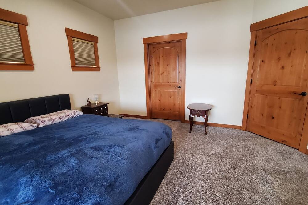 Photo of Bedroom in Eatonville