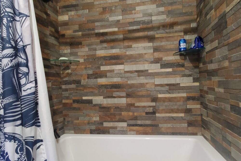 Photo of Bathroom in Eatonville