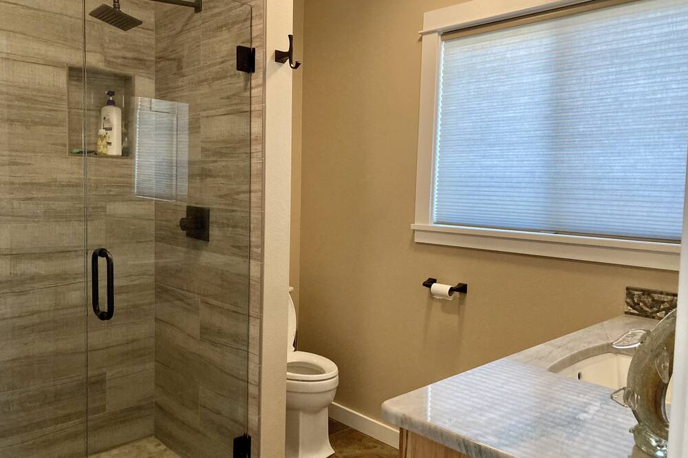 Photo of Bathroom in Cascade Locks