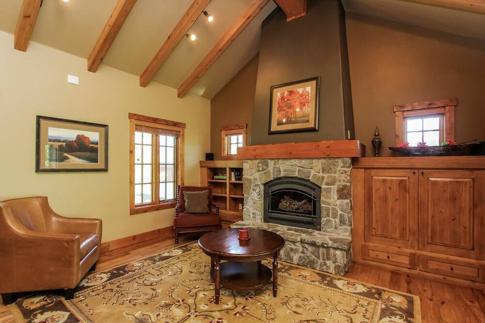 Photo of Livingroom in Tamarack Resort