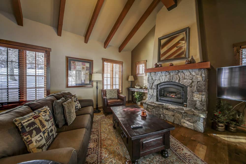 Photo of Livingroom in Tamarack