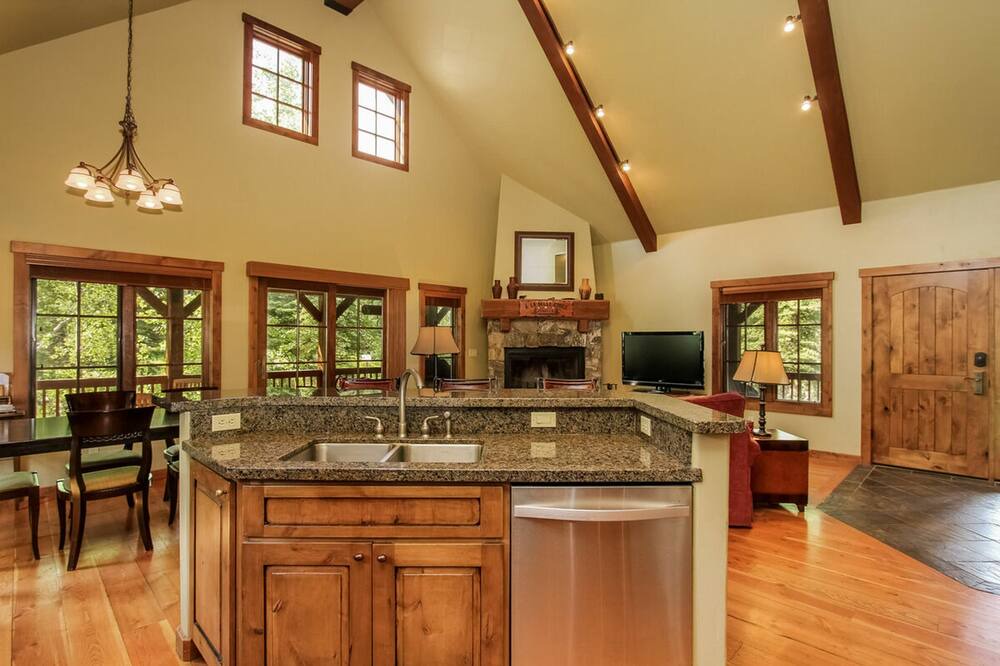 Photo of Kitchen in Tamarack