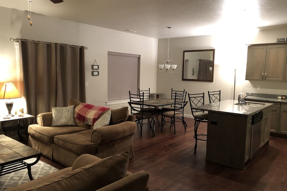 Photo of Livingroom in Southwest Ada County Alliance